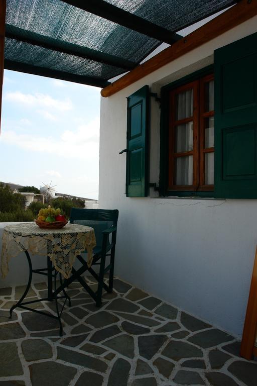 Irene Rooms Folégandros Exteriör bild