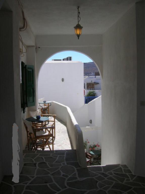Irene Rooms Folégandros Exteriör bild